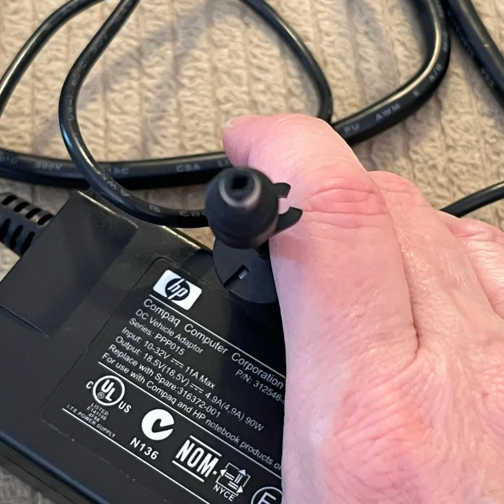 Hewlett Packard Black Car Charger Adapter for Laptop
